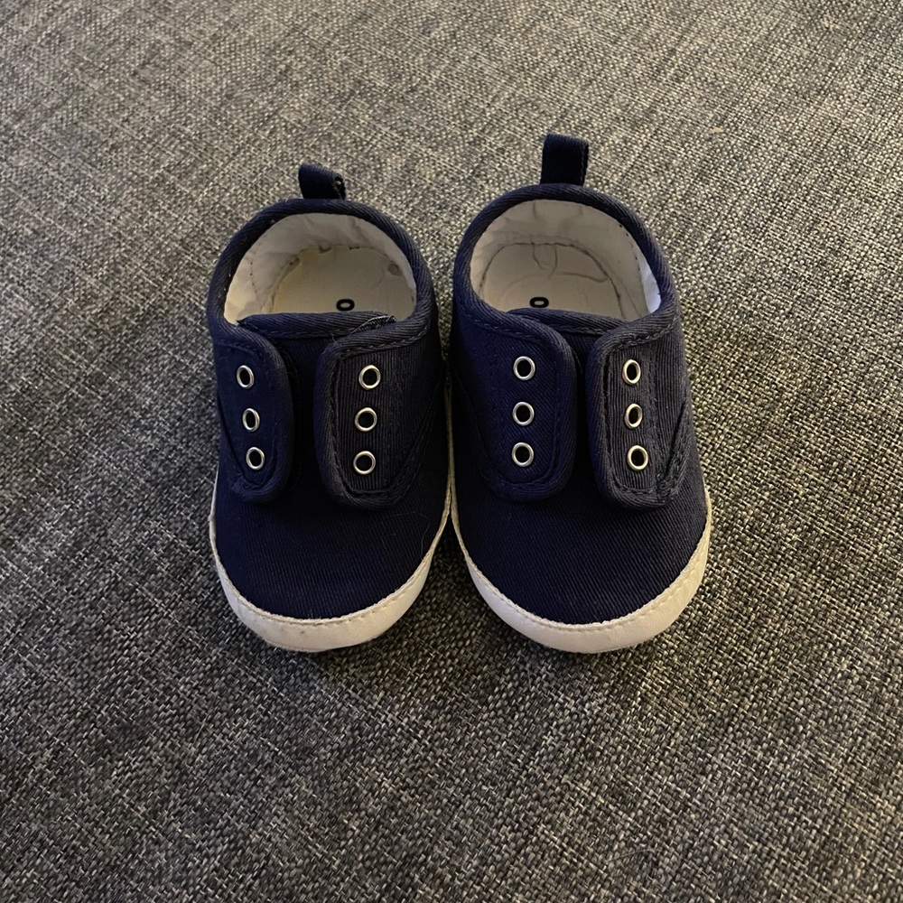 Old Navy canvas crib shoes